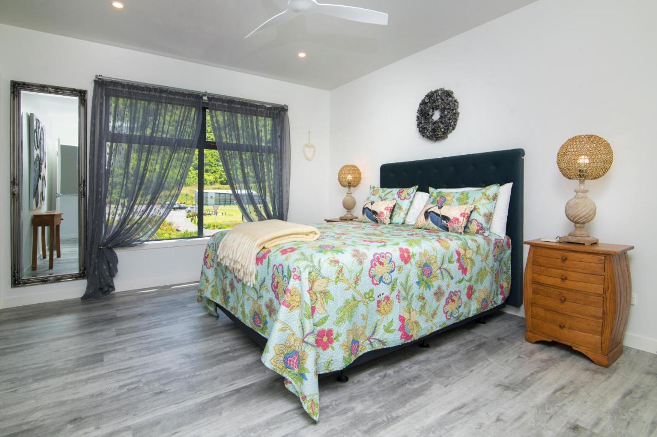 Boathouse Apartments Picton Exterior foto